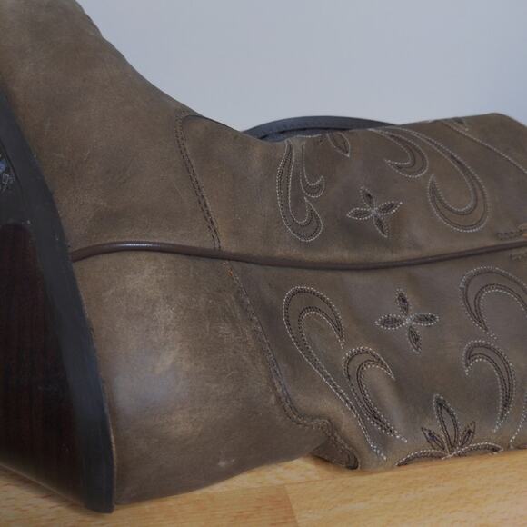 Ariat Sage Stars Distressed Boots - Size 9B - NWOB - Picture 12 of 16